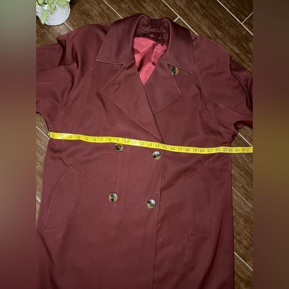 Holt Renfrew Classic Burgundy pure virgin wool raincoat sz 12 - Picture 8 of 10